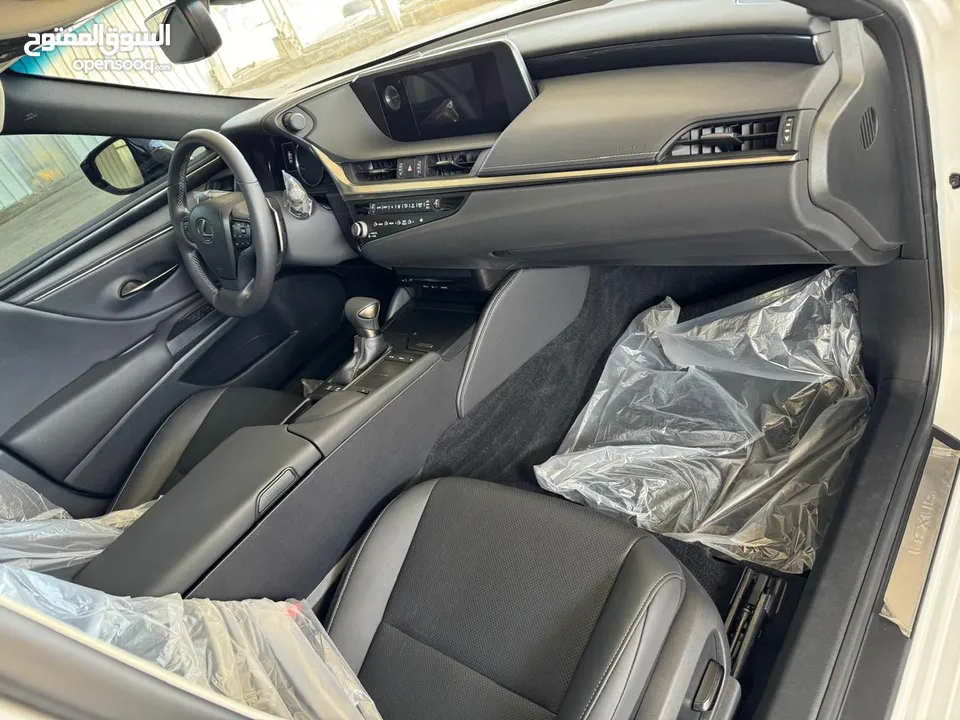Lexus ES 300h 2021  لكزس هايبرد حره غير مجمركه ، البيع : مجمرك جاهز او بدون جمرك حره