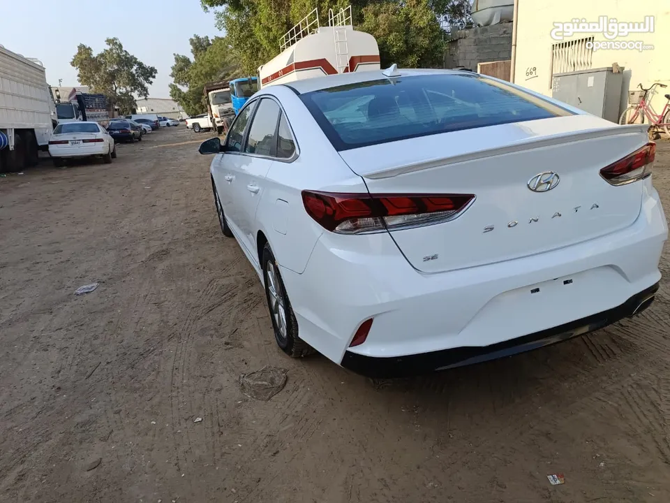 2019.Hyundai sonata se.White. import From USA...