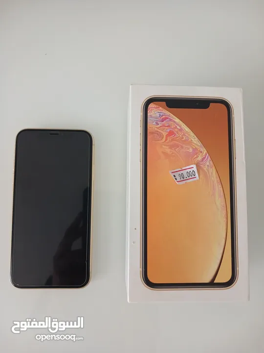 iPhone XR 128 GB yellow colour Everything is working on Face ID with a fingerprint there is no scrat