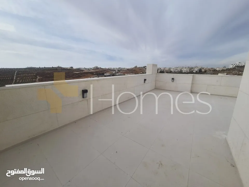 فيلا للبيع في طريق المطار بمساحة بناء 552م