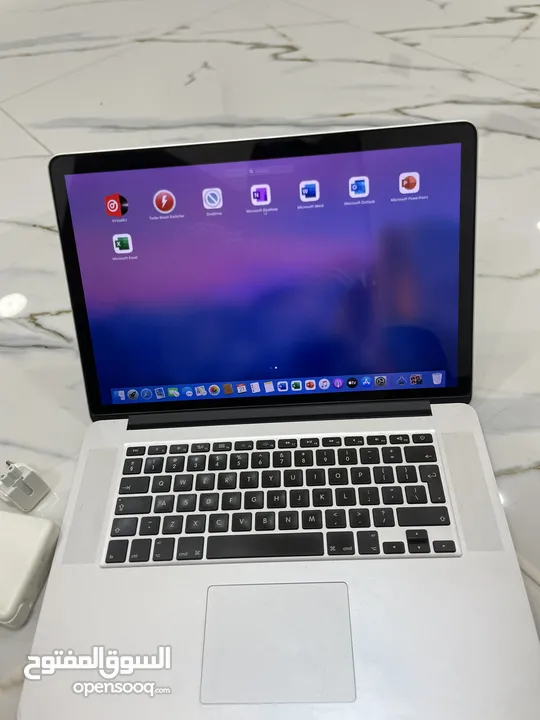 MAC BOOK PRO رفيع موصفات قويه Core i7 RAM 16 HARD 500 SSD