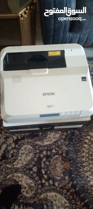 بروجكتر Epson ليزر من افخم اجهزة العرض الحديثه