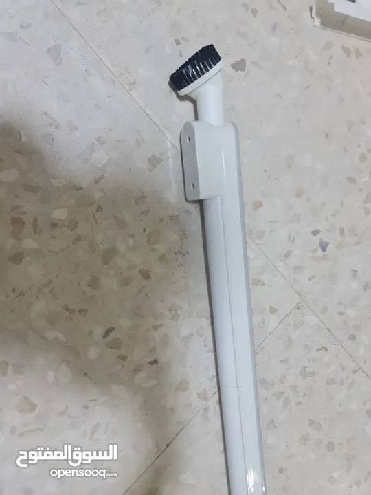 مكنسة كهربائية محمولة باليد