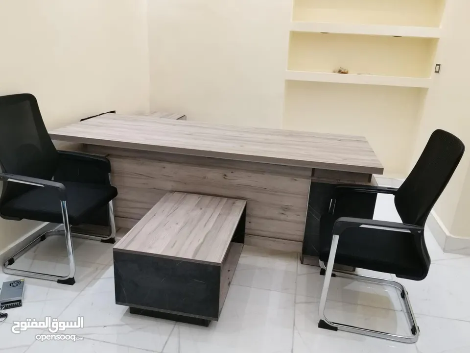 مكتبك بأناقة... والراحة بتوصلك للعقبة!
