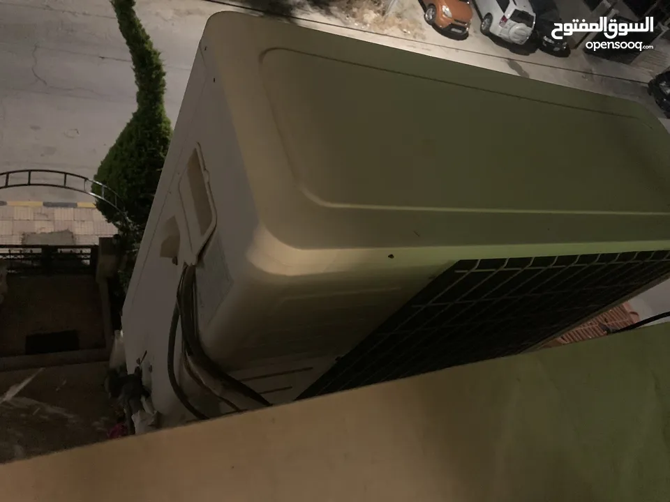 مكيف كندشن 2 طن مع الوحده الخارجيه نضيف بارد ساخن للبيع