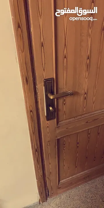 شقة ارضية مع ترس كبير مفروشة بجبل الحسين للإيجار