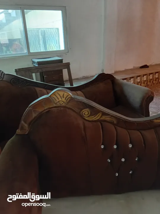 طقم كنب مستعم بس نظيف وكثير مشالله