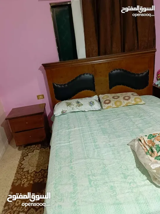 غرفه نوم بدها شوي تزبيطات  خشبها زان ممتازه