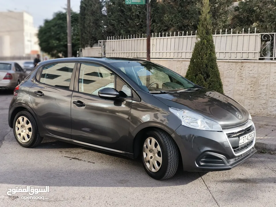 سيارة بيجو 208 موديل 2016 مالك اول  منذ6 سنوات Peugeot 208