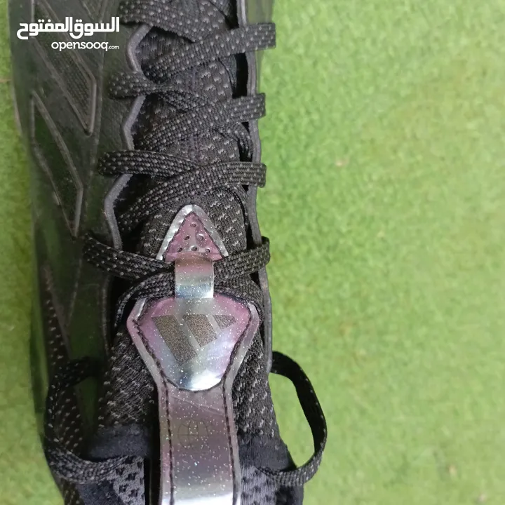 أحذية كرة القدم اصلية نمرة  48 للبيع