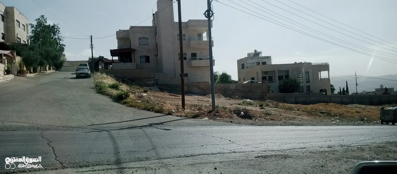 أرض للبيع في أبو نصير على شارعين تصلح لبناء فيلا إطلالة رائعة قريبة على شارع الأردن