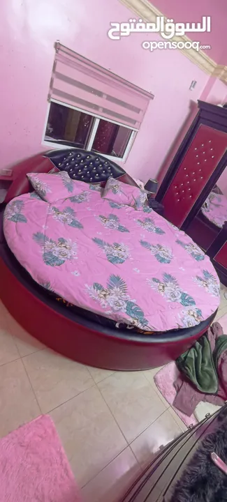 غرفة نوم دائرية ملوكية راقية جدا