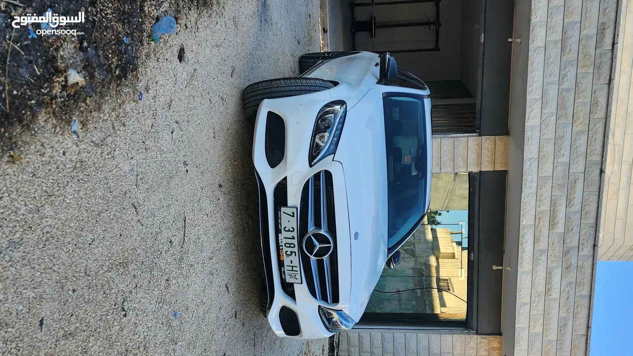 MERCEDEC BENZ C200 YEAR 2017 سيارة مميزة جدا جدا 6 انظمة قيادة السعر على الكاش فقط والسعر نهائي ..
