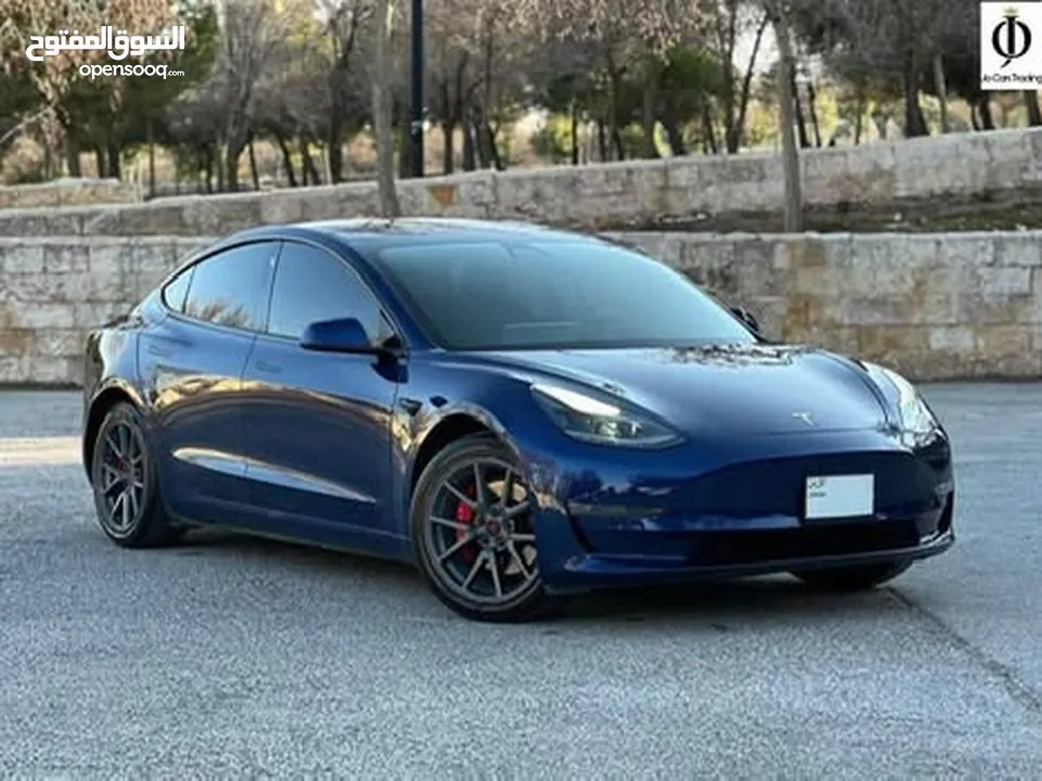 Tesla model 3 long range dual motor 2021 540km  Autoscoure B+ السعر 21000 قابل للتفاوض بعد المعاينة