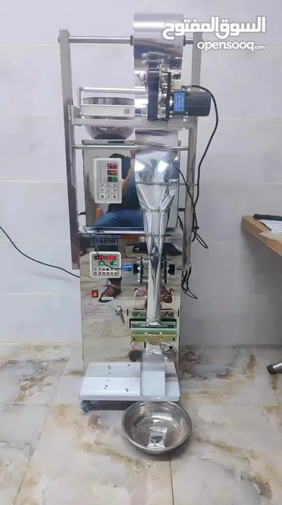 ماكينة تعبئة وتغليف بودرة و حبوب