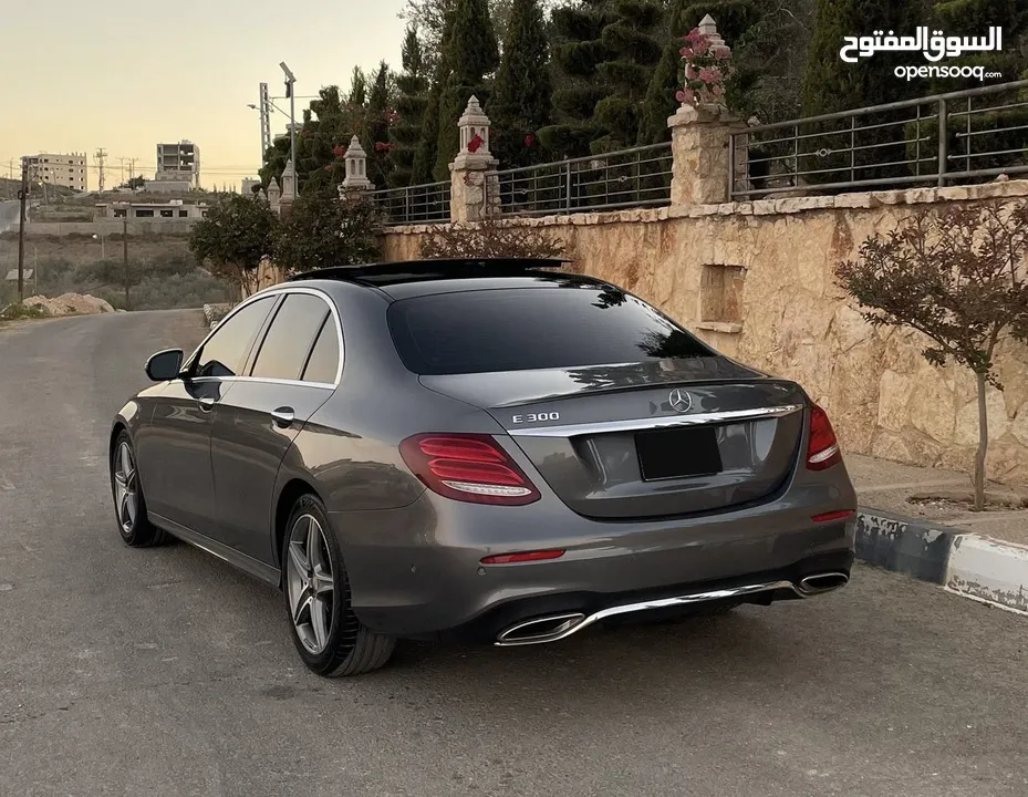 مرسيدس بنز E300 بنزين بحالة الوكالة