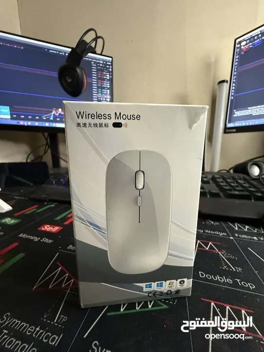 جهاز لابتوب hpمع شاشتين 168hz Lenovo مع طاولة gaming+كرسي gaming + اضاءة spotlight + جميع الملحقات