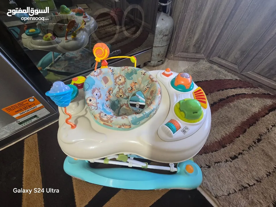 عرباية أطفال أوربية ماركة جونيور + سرير هزاز