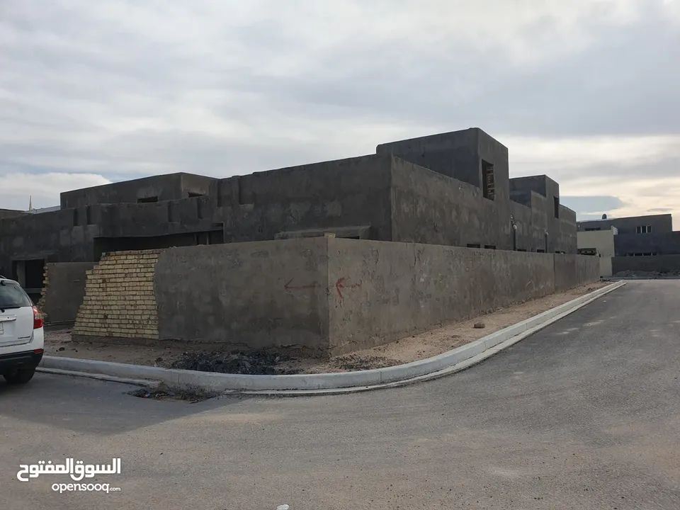 بيت غير مكتمل في مجمع الاحرار خلف ملعب مدينة البصرة