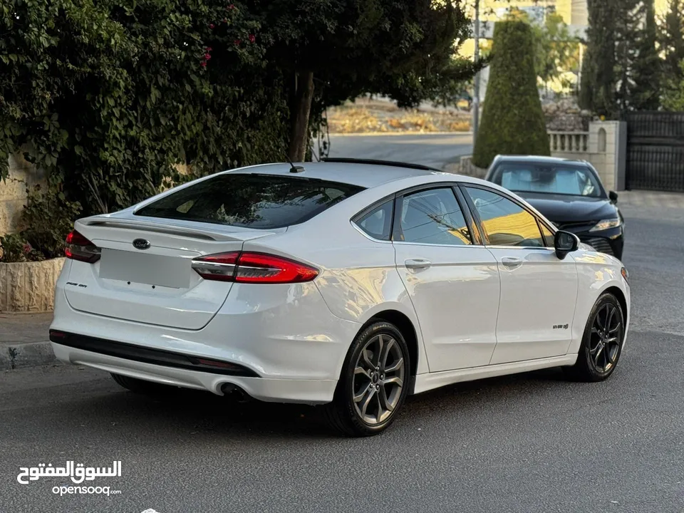 فورد فيوجن موديل 2018 فحص ثلاث جيد ... مضروب الراسيه خلفي.. استخدام شخصي... بحاله الوكاله..