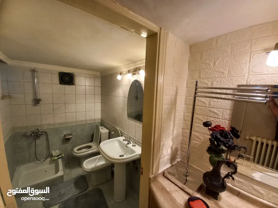 شقة غير مفروشة للإيجار 400م2 ( Property 16683 )-174848012