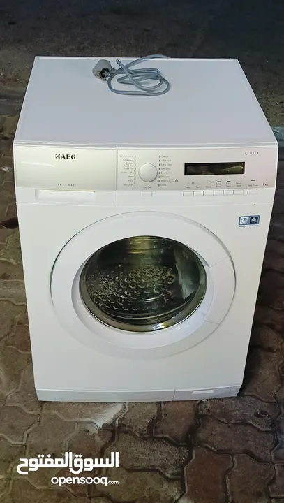 7 kg AEG washing machine made in Italy for sale in good working with warranty delivery is available