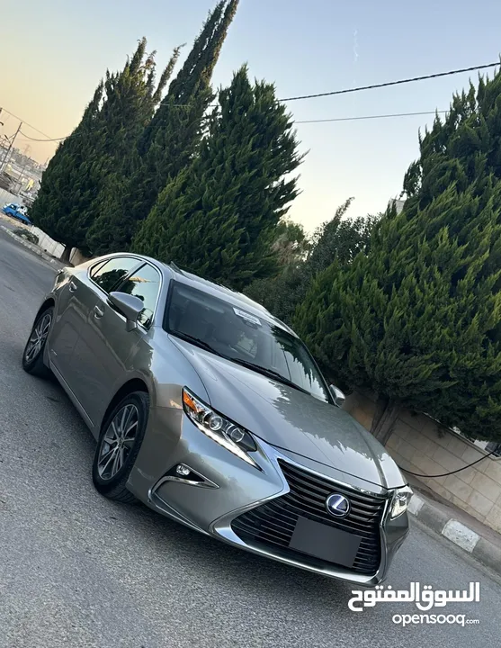 لكسز es300h بالكرتونة كرت ابيض للبيع المستعجل بسعر حرق