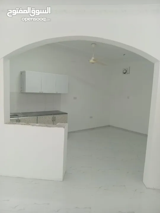 استوديو كبير بالعذيبة للايجار Large  studio in Azaiba for rent