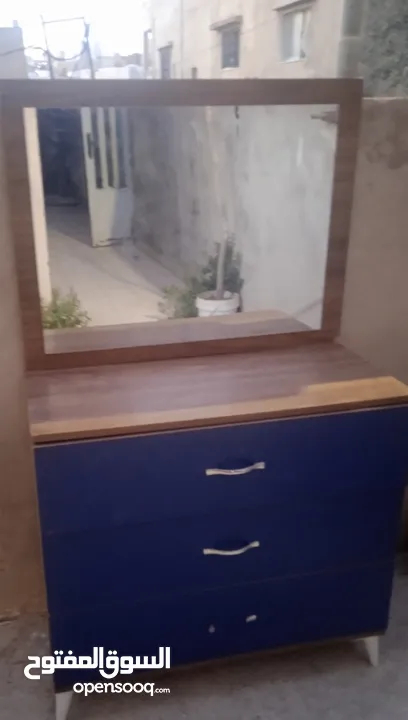 غرفة نوم مستعملة بحالة الجديد