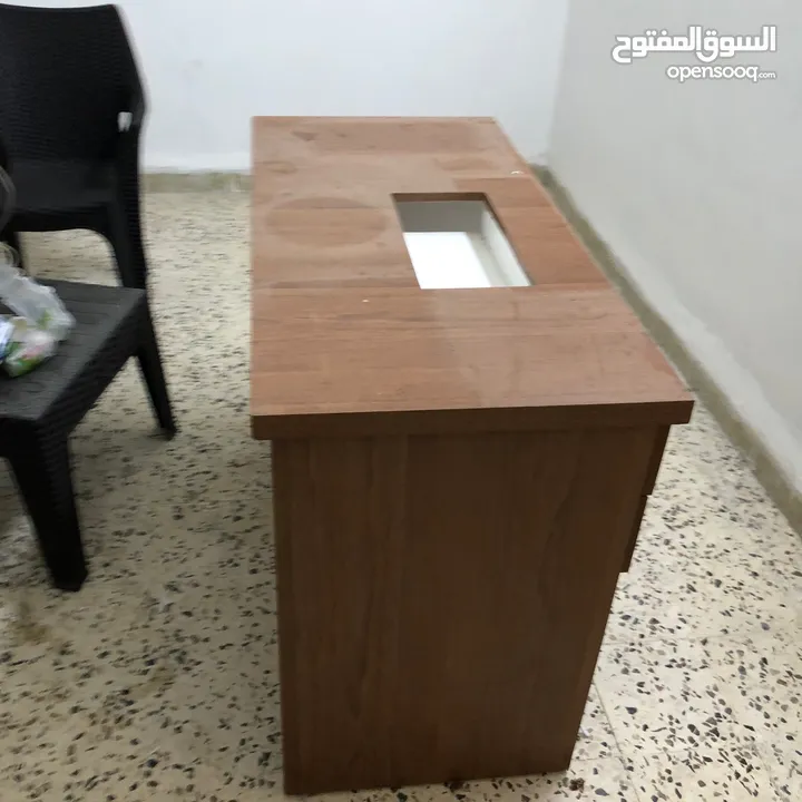 طاولة خياطة تفصيل للبيع