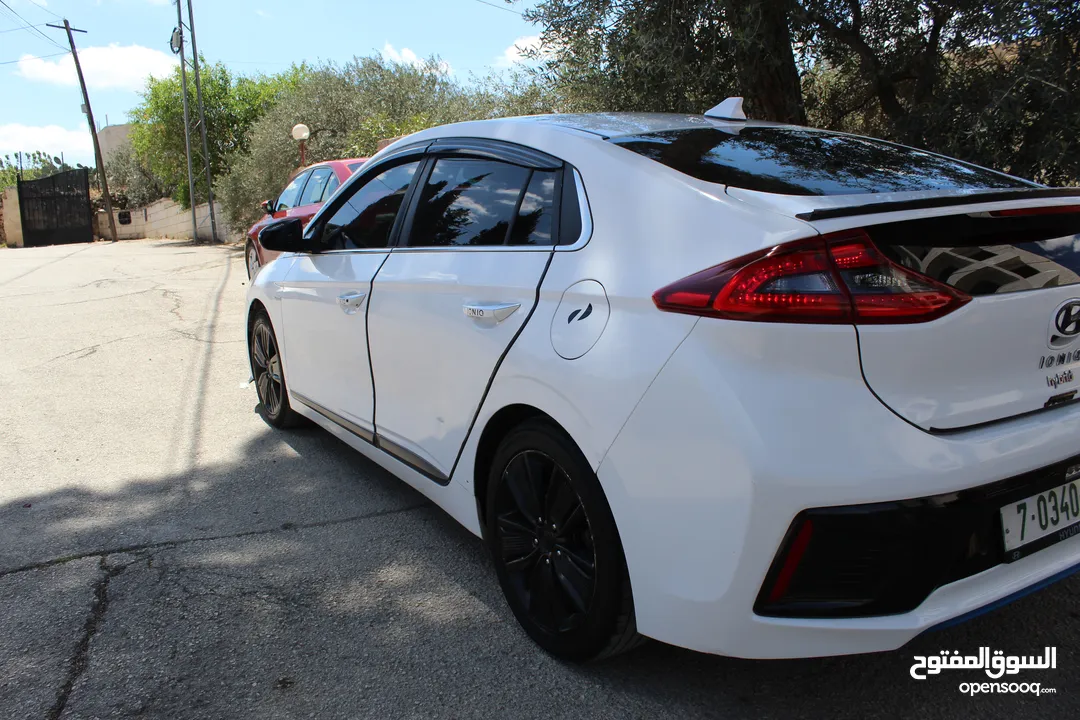 هيونداي أيونيك هايبرد 2018 – IONIQ HYBRID Black Edition