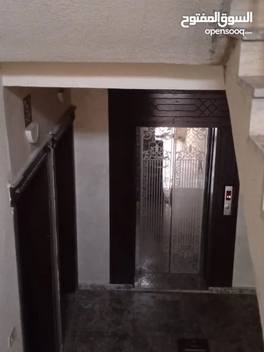 شقة طابق اول للبيع في البيادر مقابل مسجد الابرار