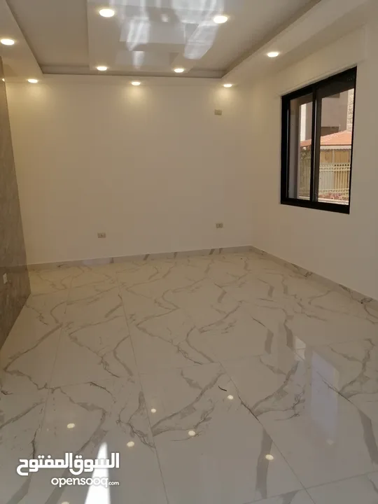 شقة جديدة أرضية للايجار لم تسكن
