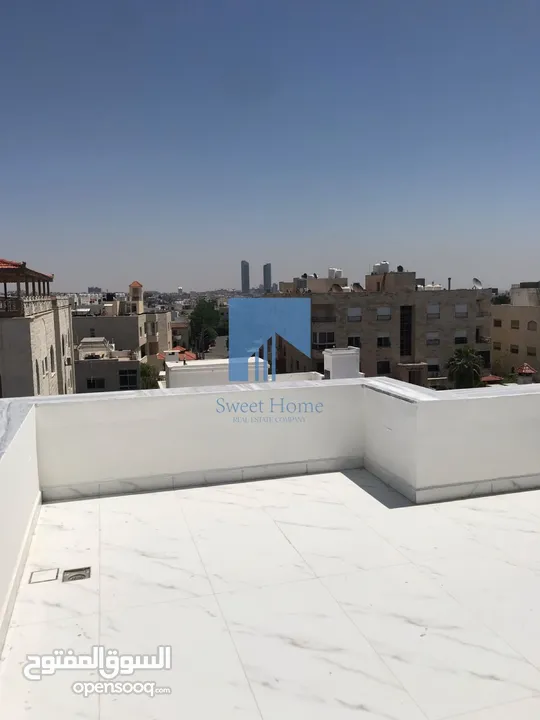 شقة فاخرة للبيع في الجندويل طابق ثالث مع روف دوبلكس 131م تشطيب سوبر ديلوكس لم تسكن