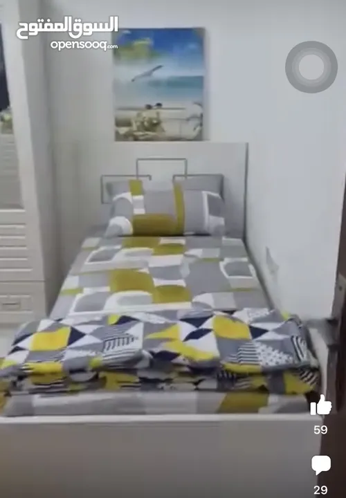 سرير في غرفة فندقية
