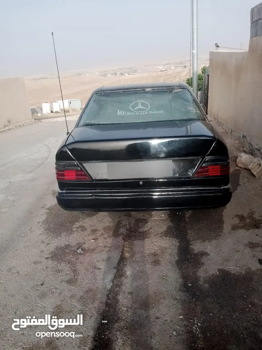 للبيع سيارة مرسيدس موديل 1985
