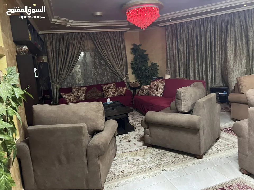 شقق للبيع ارضي وطابق ثالث