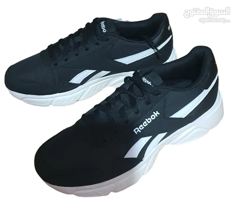 حذاء رياضي نسائي اسود ماركة reebok