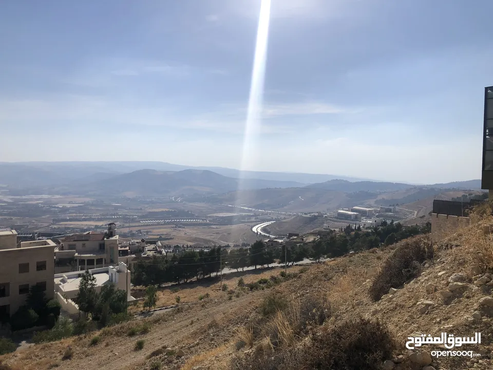 أرض مميزه جدا ذات اطلاله بانوراميه ضمن اراضي المهندسين شارع الأردن على شارعين من المالك مباشره