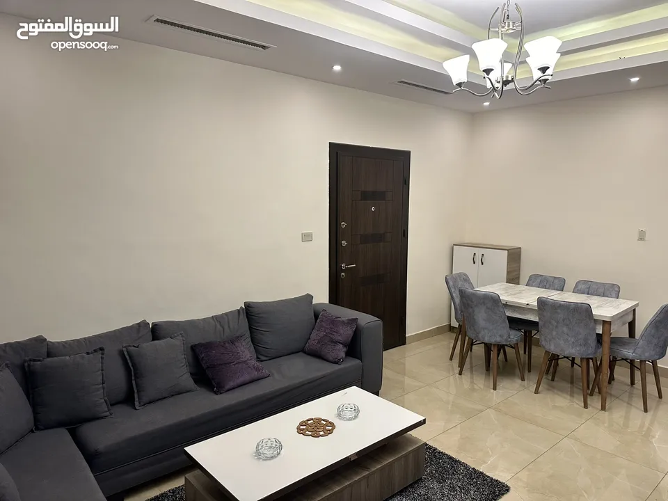 يوجد لدينا شقق   مفروشة للايجار يومي أسبوع شهري  مساحات الشقق من 130 لا 300 متر موقعنا: عبدون فقط
