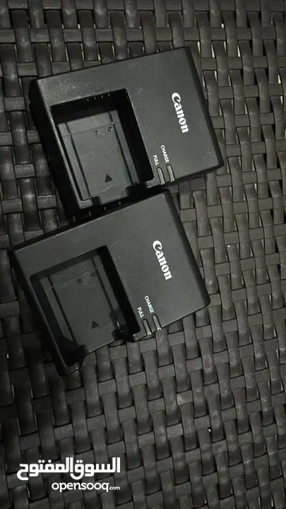 Canon  EOS T7 (2000d)كاميرا  للبيع مع عدستين واكسسوارات كامله