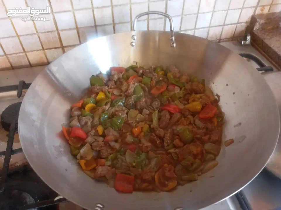 شيف طباخ شرقي وغربي وسلطات ابحث عن عمل خبره اكثر من 15سنه في فندق القدس وفندق جراند بلاس عمان