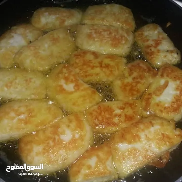 جبنة غنم مغلية بالمستكه والمحلب والقزحه