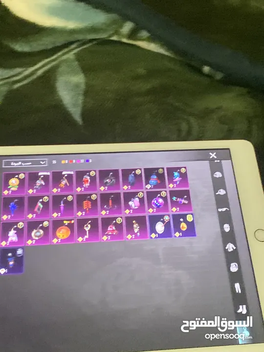 ايباد 8 فيه كسر + حساب ببجي  المكان شارع الجامعه  128G