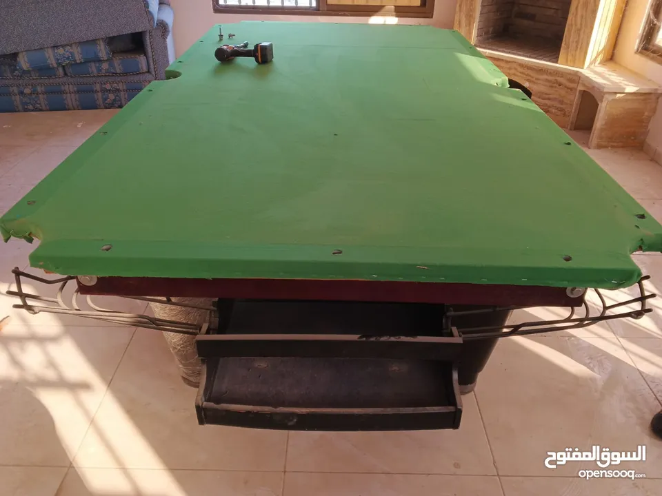 خدمة تنجيد فرش طاولات البلياردو والسنوكر بأفضل انواع القماش أعلى صنف دقه في العمل عاليه،فك نقل تركيب