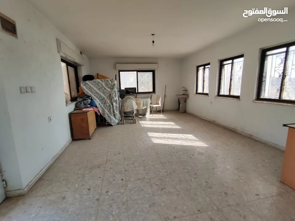 فرصة استثمارية ذهبية للبيع – عمارة مستقلة في قلب بيتونيا