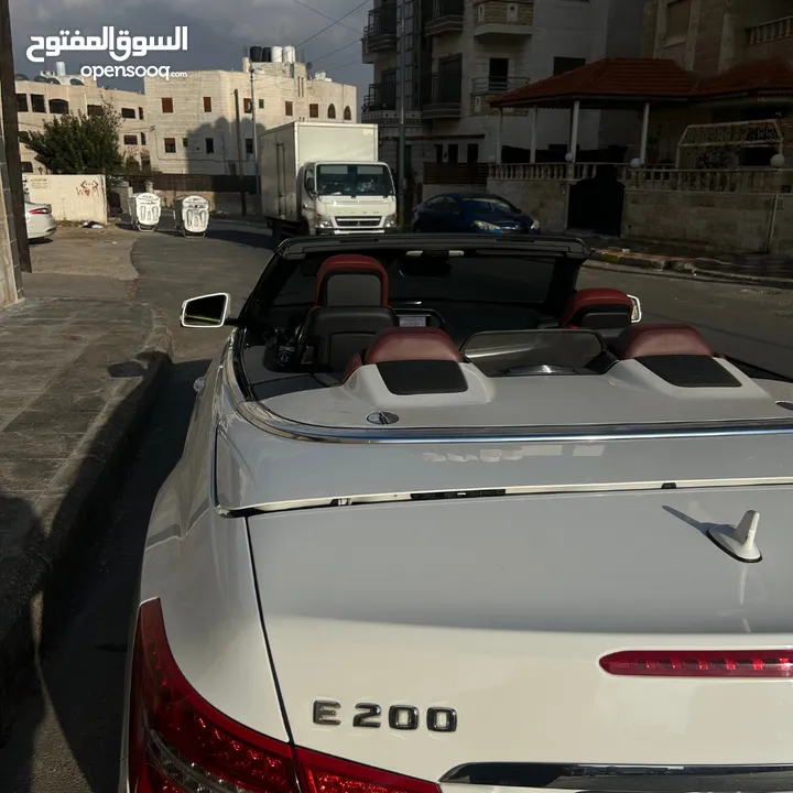 سيارة مرسيدس بنز E200 موديل 2013 بحالة ممتازة Mercedes Benz لون ابيض , فرش خمري , كشف بسعر مغري