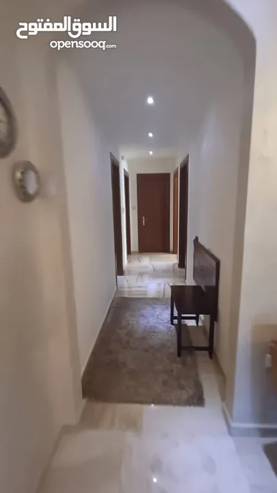 شقة مفروشة فرش مودرن في - دير غبار - ثلاث غرف نوم و بلكونة (6623)