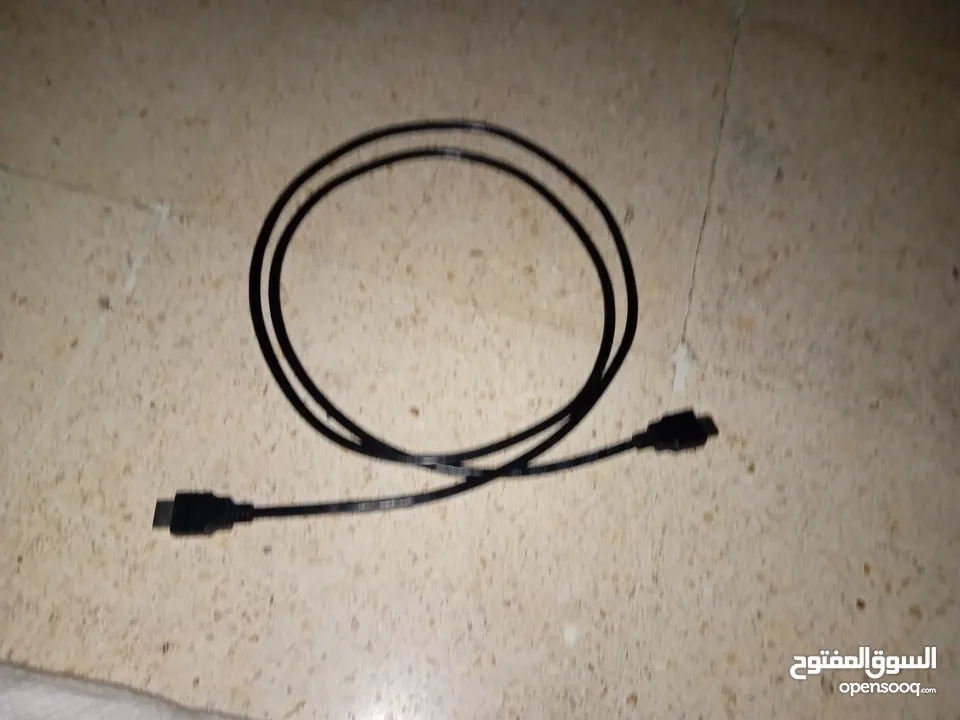 كيبل HDMI 2.1 من شاشة sades  استعمال مرة واحدة فقط والكيبل وكالة وشغال 100 بالمية