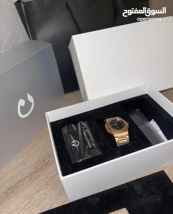 للبيع ساعة يد نون اوفيشال الفاخرة  For sale a luxurious official Noon watch. نسائية ورجالية  Unisex